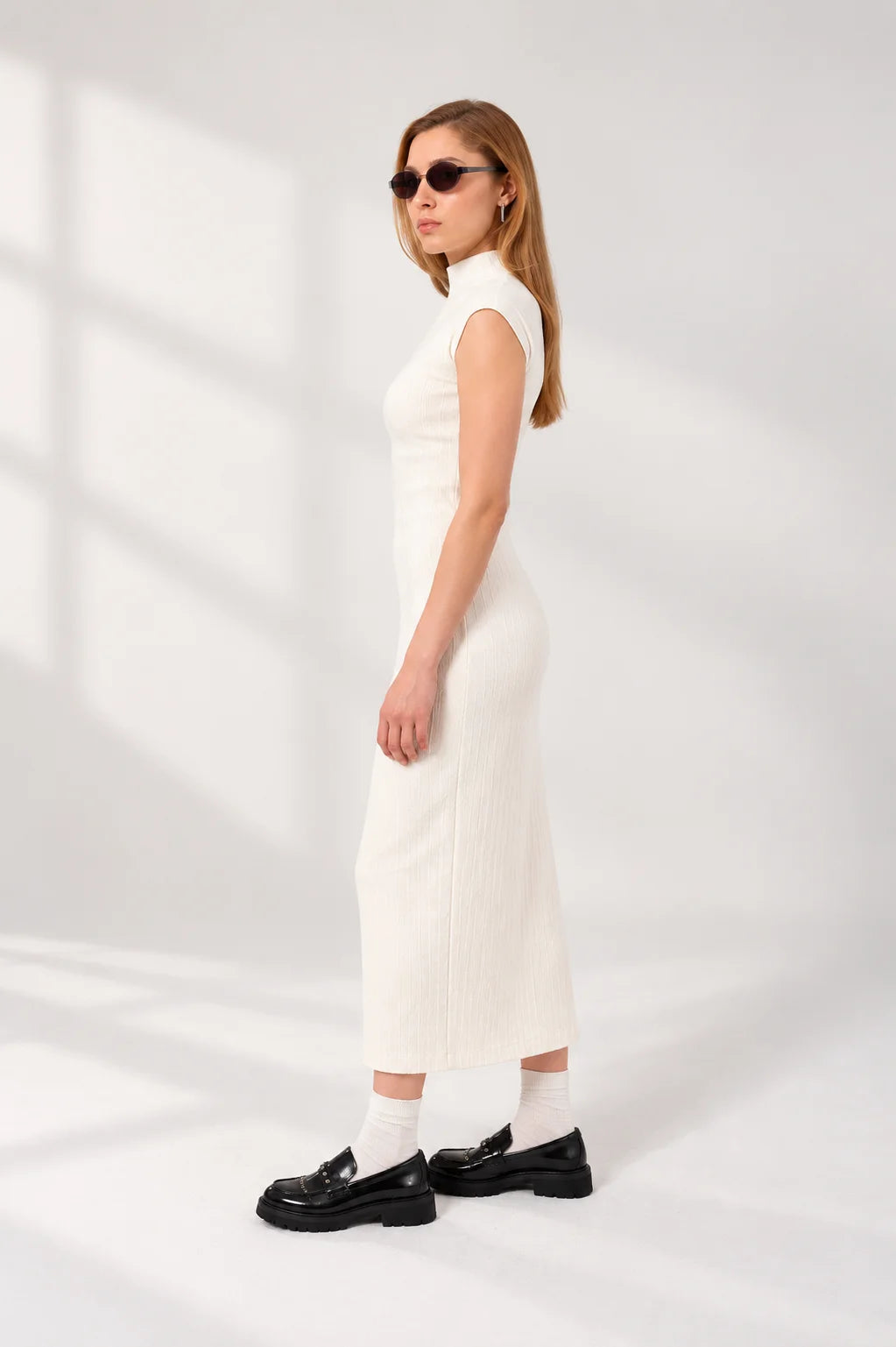 BH VESTIDO CUELLO ALTO SLIT FIT 8051