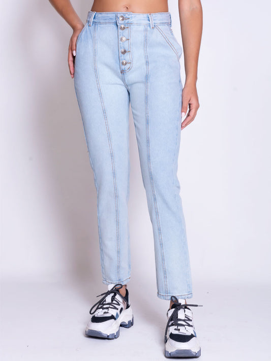 Jean Momfit Romina.